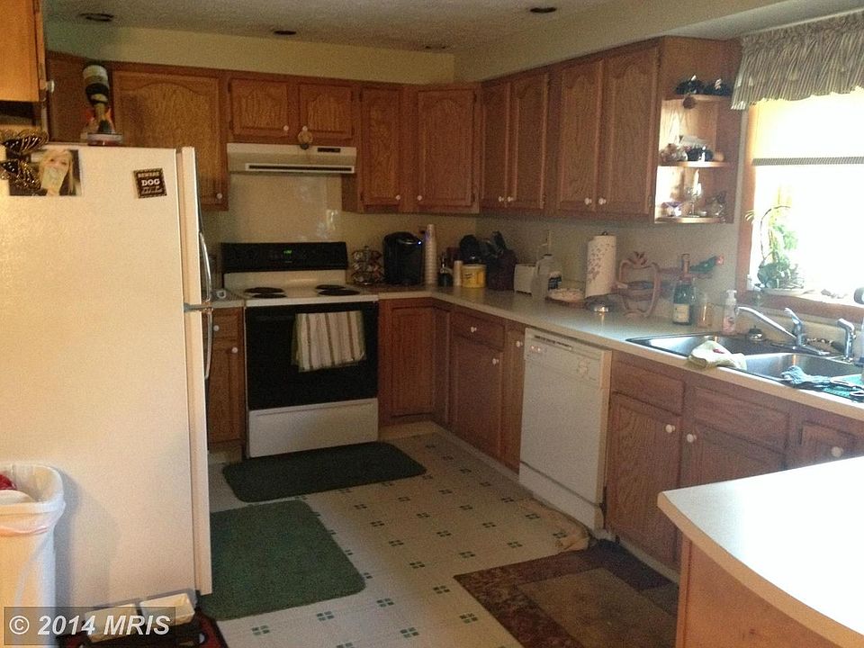 2nd image of 18 Water St APT 4