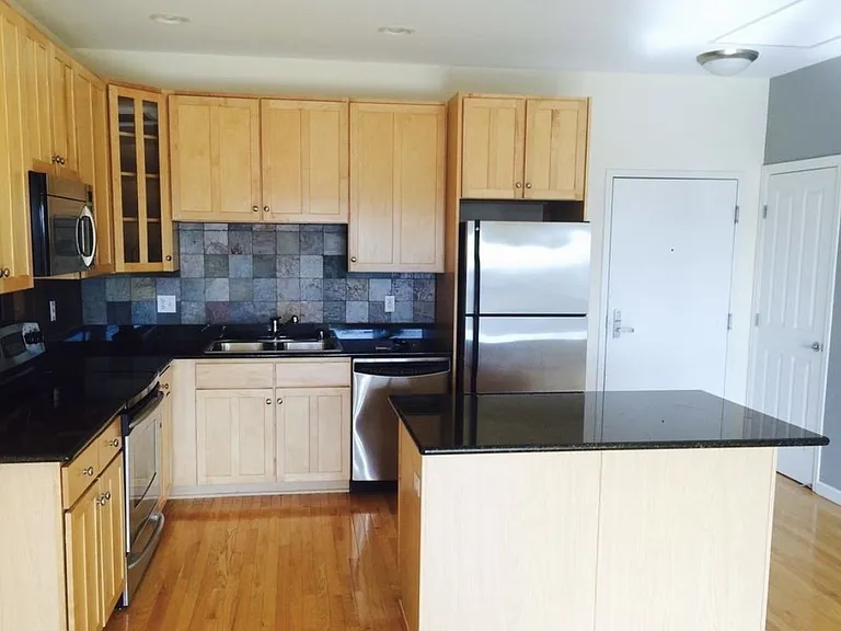 1950 N Logan St #907 — Photo 6