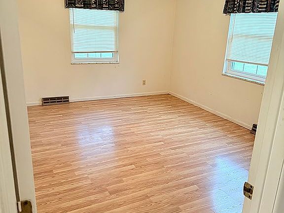 4th image of 8414 W Dogwood Dr