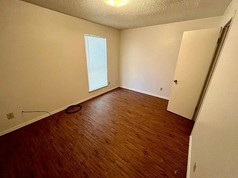 122 Hillside Dr — Photo 8