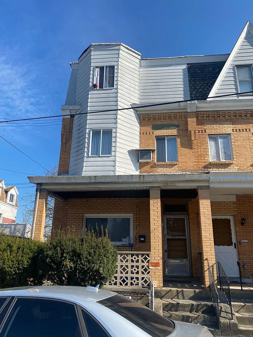3616 Parkview Ave — Photo 2