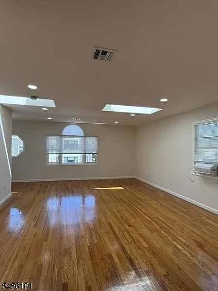 3 bed, 2.0 bath, $3,000 — Photo 2