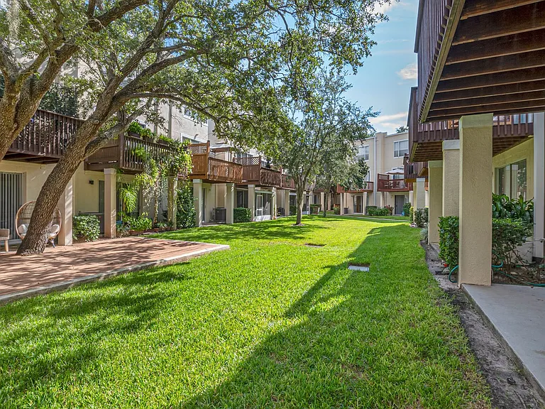 3168 Bayshore Oaks Dr — Photo 30