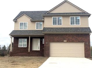 1572 Baypointe Cir, Grand Blanc, MI 48439