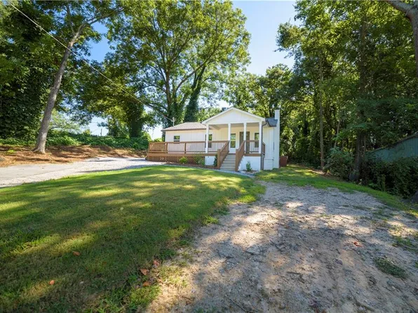 79 S Pine St, Toccoa, GA 30577