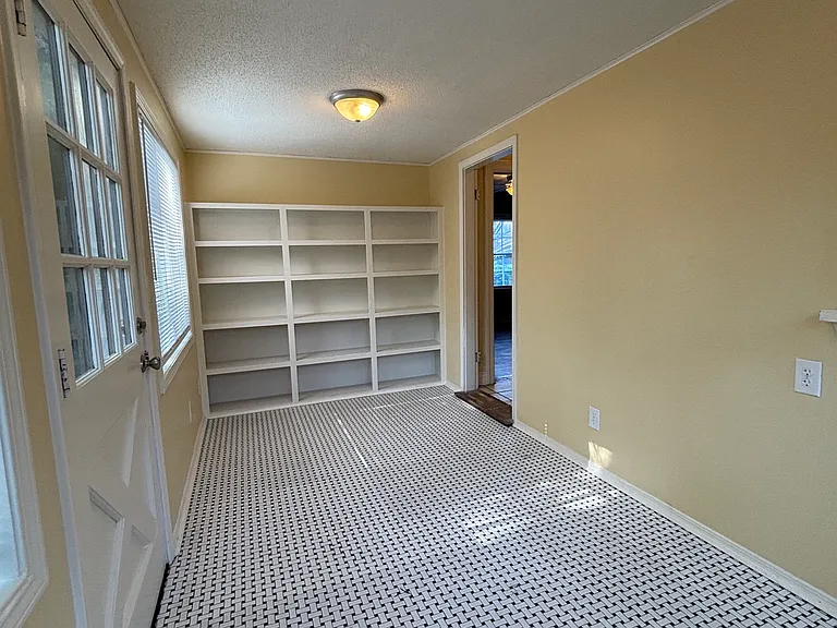 227 N Yukon Ave — Photo 11