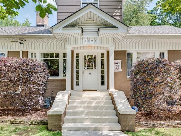 2104 Delano Dr NE