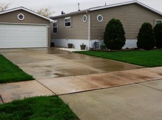 198 Begonia Dr, Matteson, IL 60443