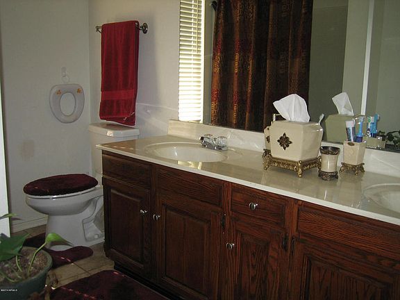 4th image of 4631 N 100th Dr