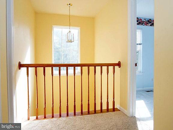 4th image of 1080 Kings Creek Dr