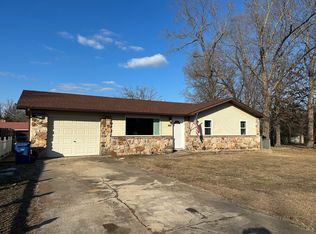 323 W Pine St, Diamond City, AR 72644