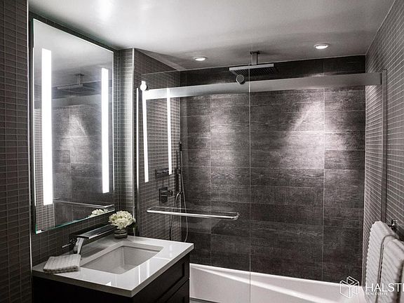 5th image of 405 W 23rd St APT 3I