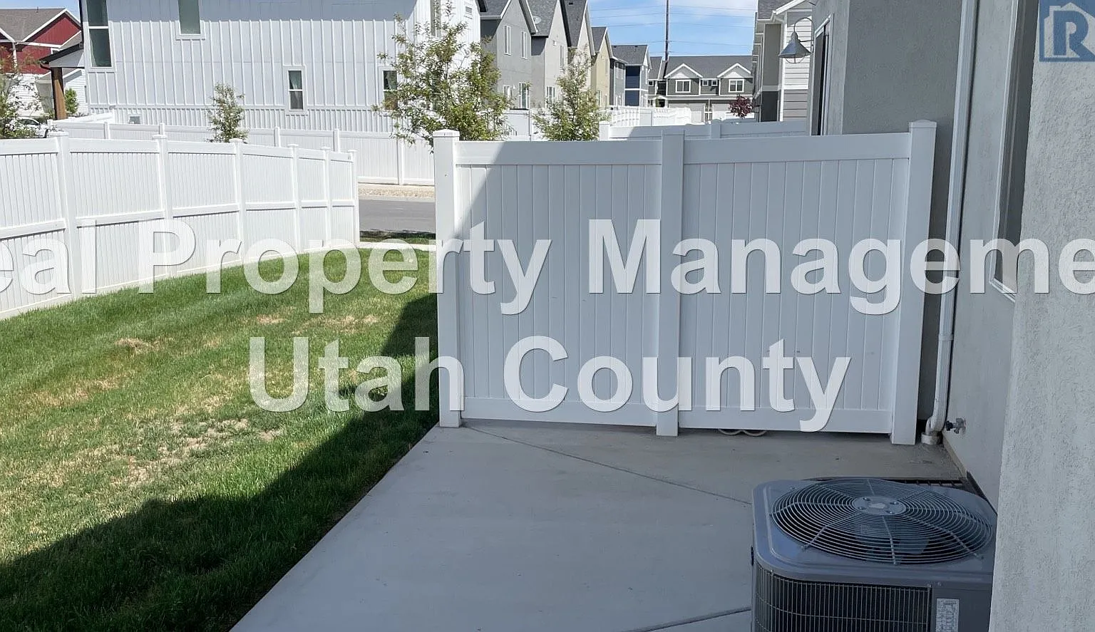 New Lower Price! Pet Friendly Townhouse Plus $500 off first full month rent — Photo 4
