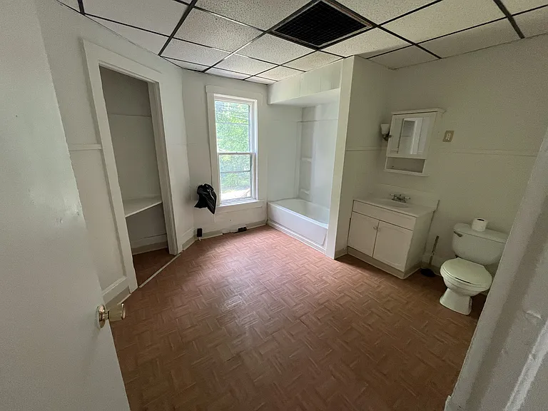 114-116 W 8th St #3 — Photo 3