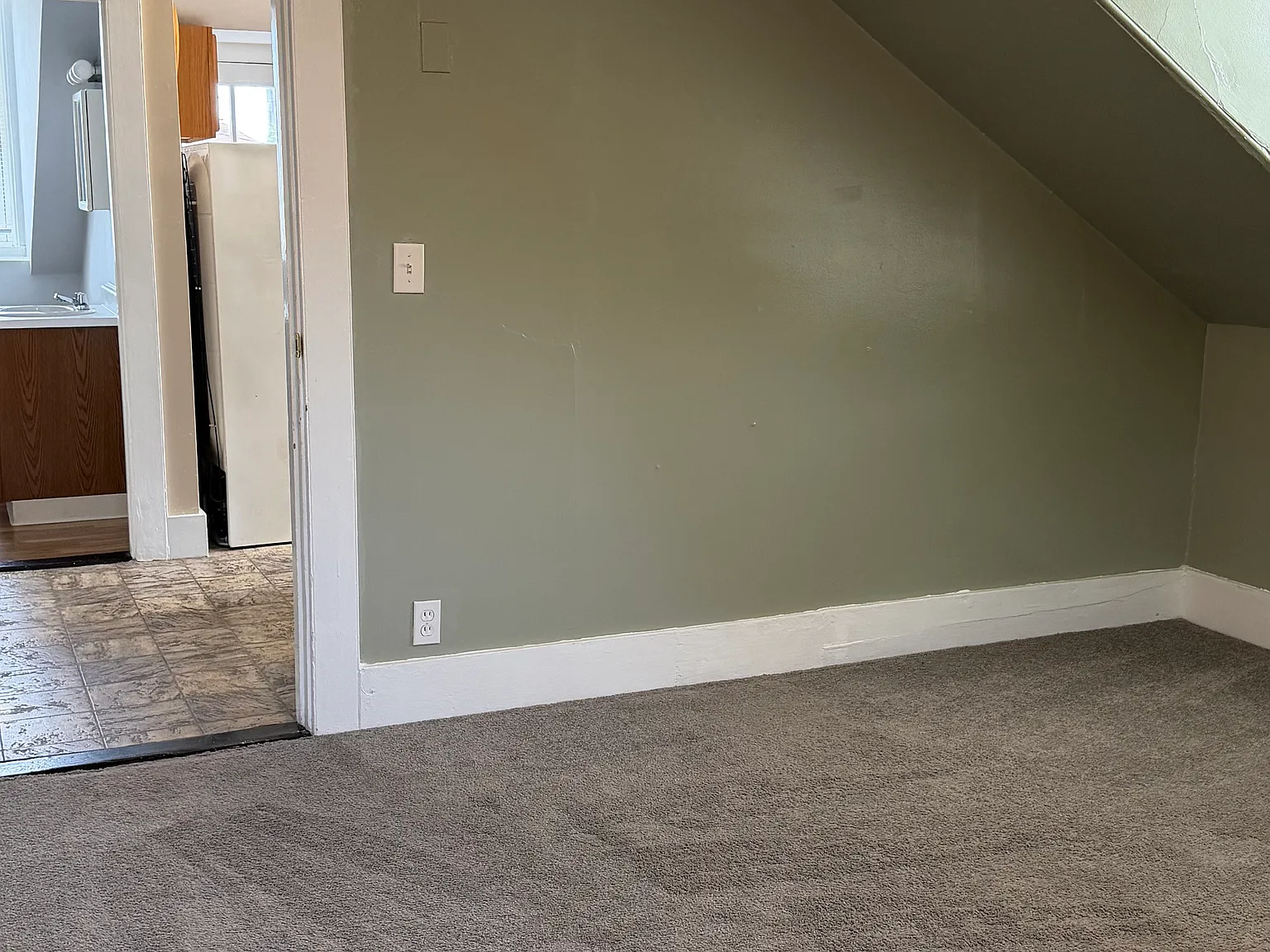 1 bed, 768 sqft, $1,695 — Photo 2