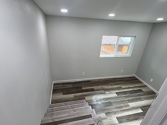 3rd image of 624 Temple Ln