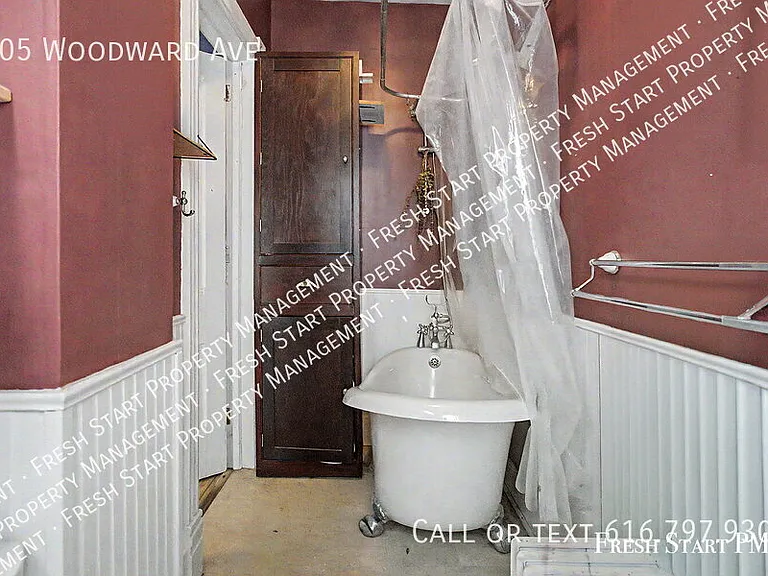 505 Woodward Ave — Photo 34