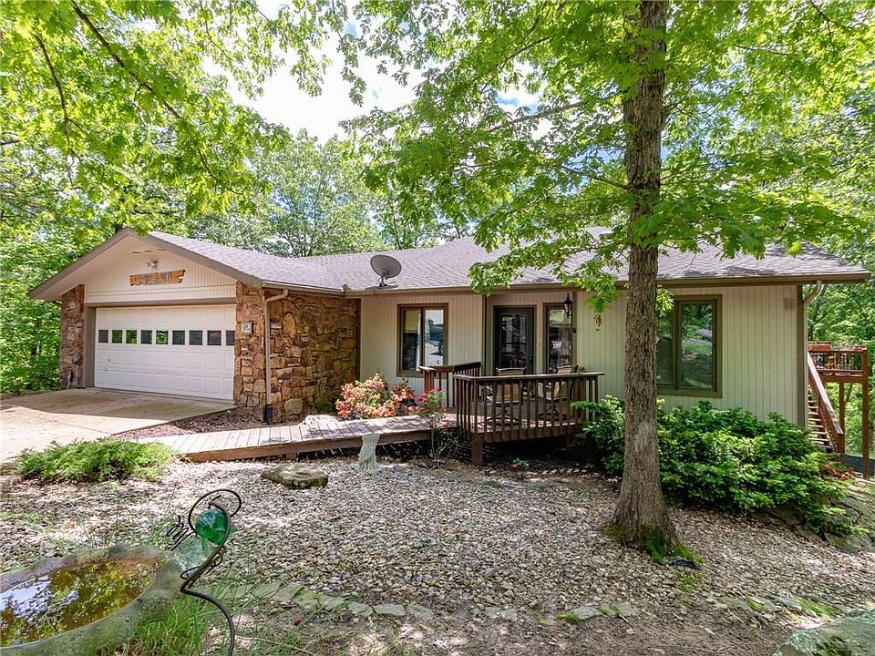 1st image of 12 Sandon Ln