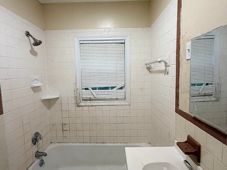 183 Laurel St — Photo 9
