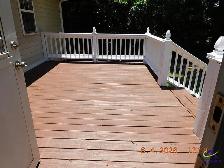 112 Charleston Ct — Photo 23