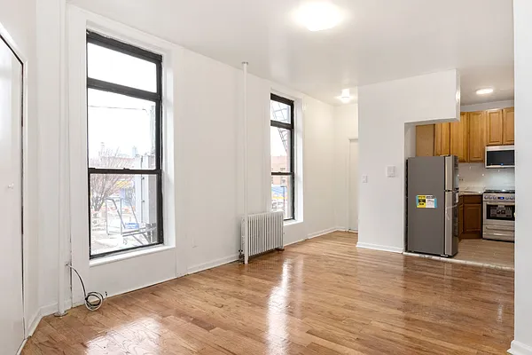 Rented by Century 21 American Homes | media 6