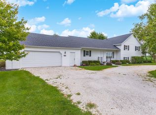 9966 N 300 East Rd, Gridley, IL 61744