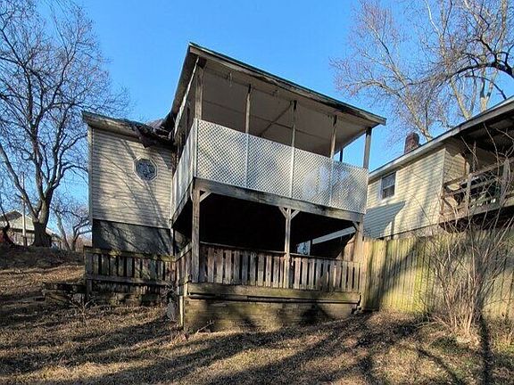4th image of 2819 Sanford Ave