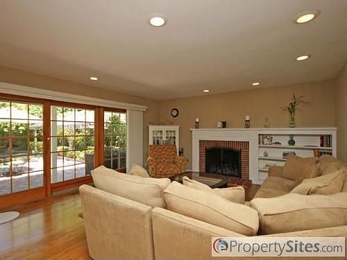 5th image of 4200 S Land Park Dr