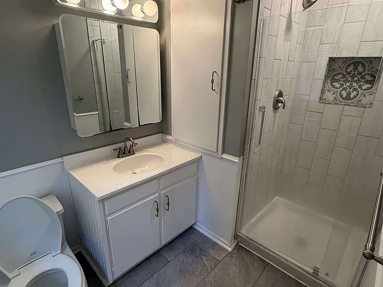 516 Oakview Rd — Photo 11