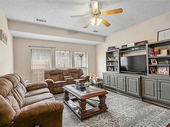 3rd image of 3806 Stony Creek Ln
