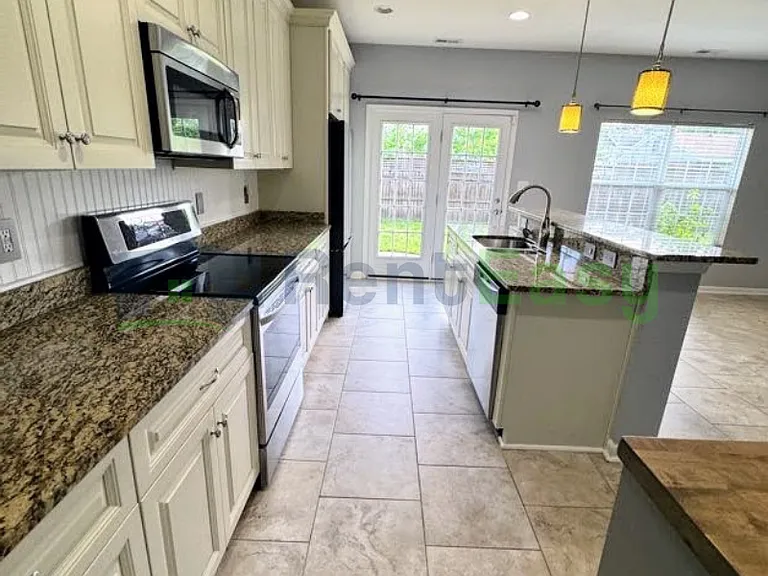 418 Munden Ave — Photo 7