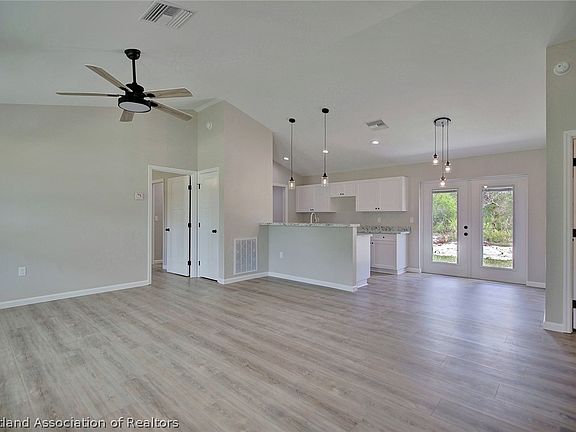 5th image of 454 Hawick Ct