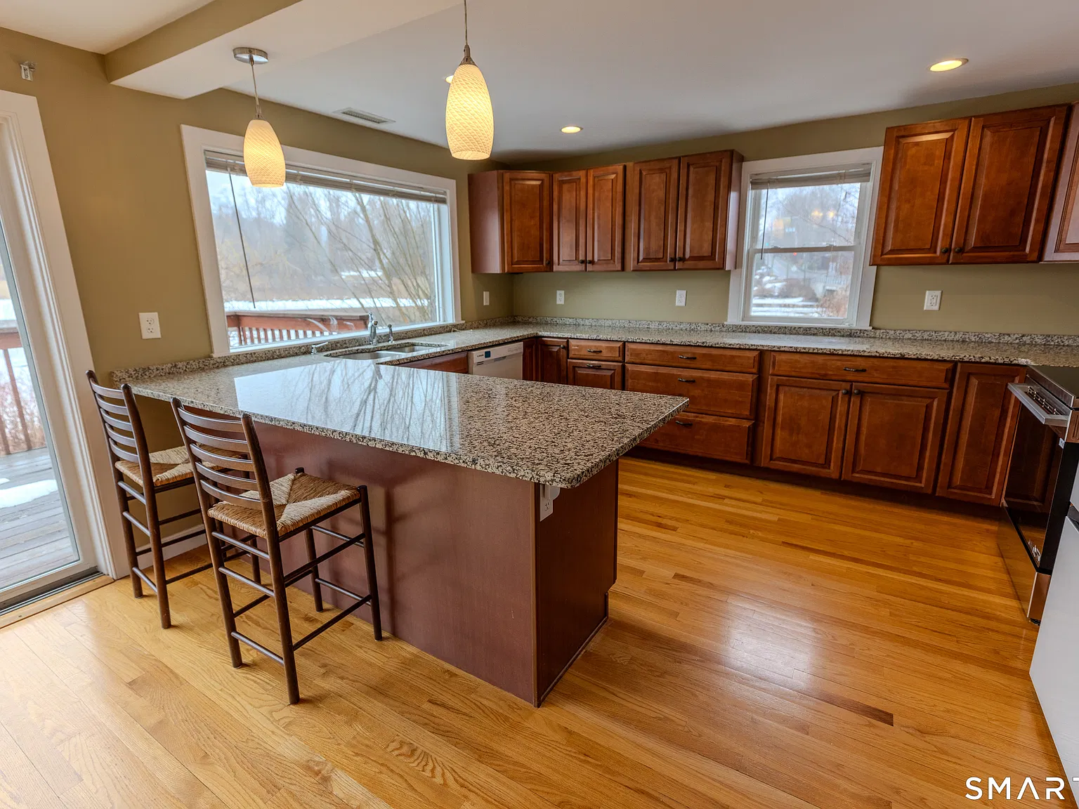 3 bed, 2.0 bath, 1485 sqft, $2,600 — Photo 4