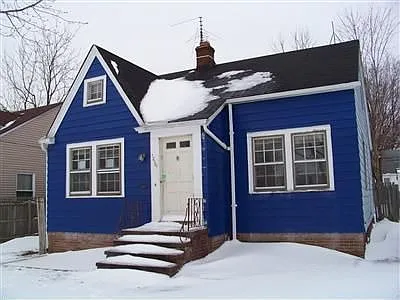 12101 Wayland Ave photo 1