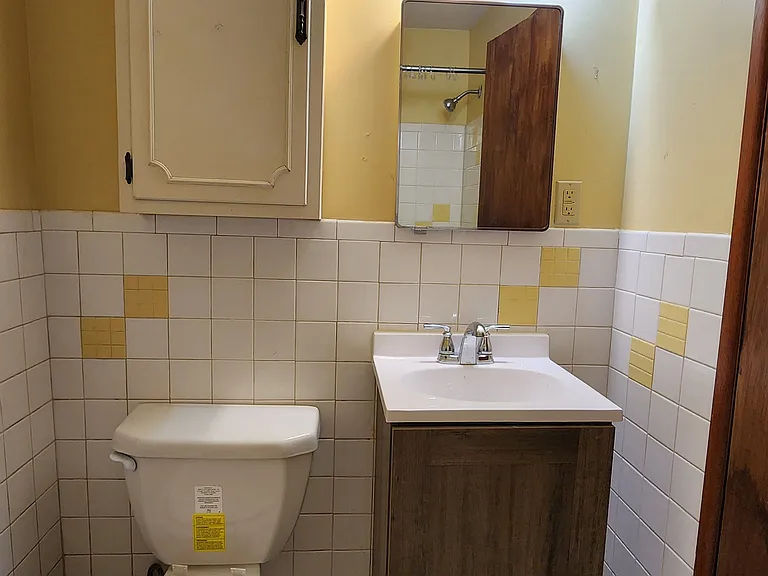820 Broadway Ave N #102 — Photo 11