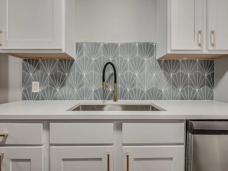 2801 N Walker Ave #4 — Photo 5