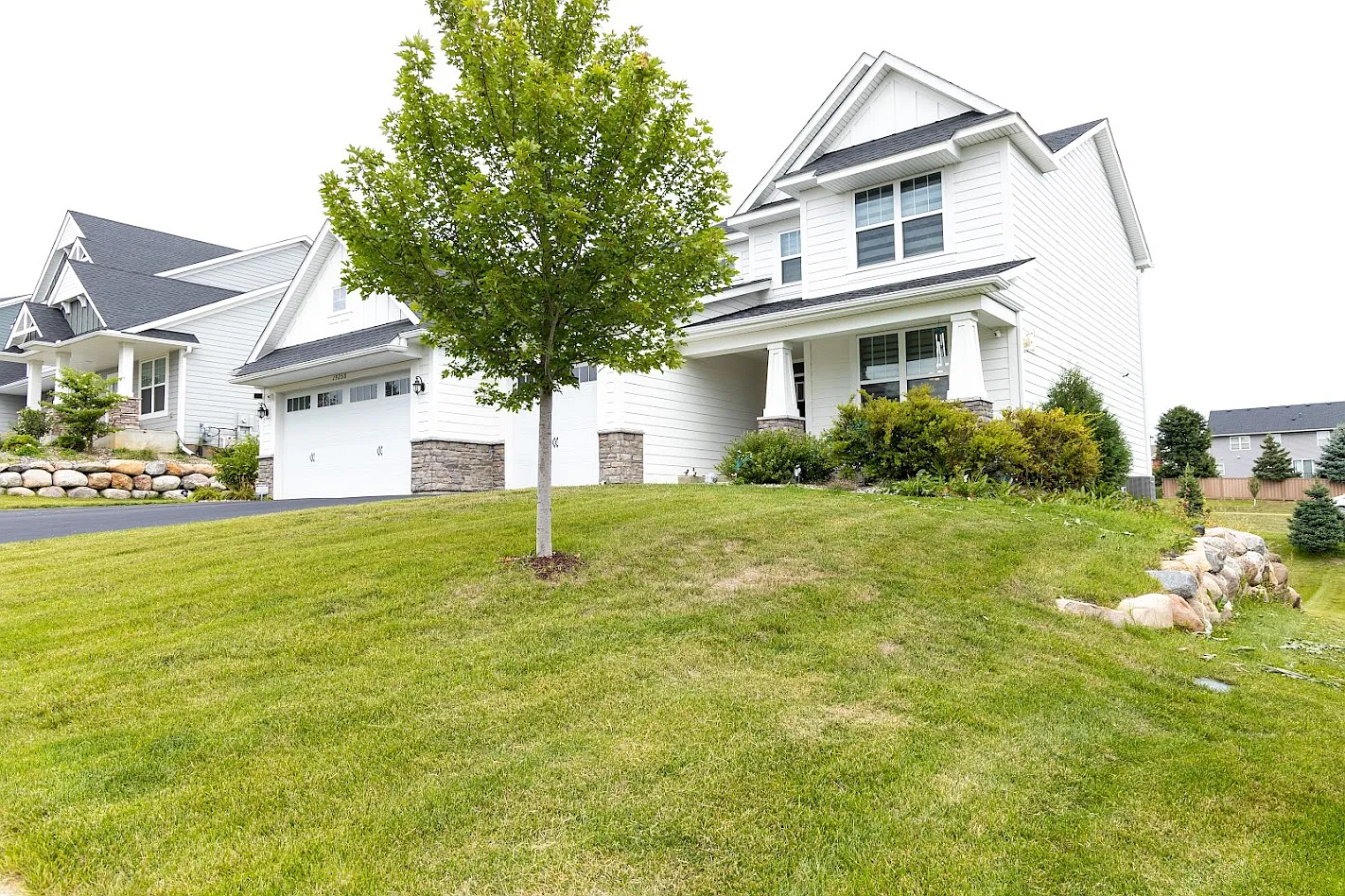 4 bed, 3.5 bath, 3108 sqft, $4,299 — Photo 2
