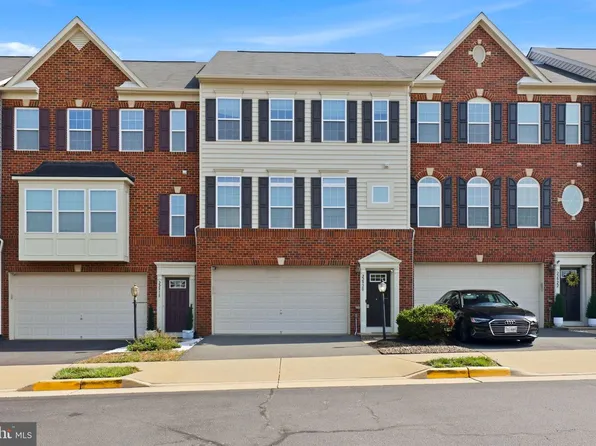 22920 Lacey Oak Ter, Sterling, VA 20166