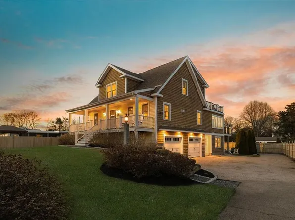 81 S Pier Rd, Narragansett, RI 02882