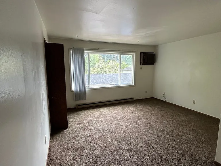 1816 Bloedel Ave — Photo 10