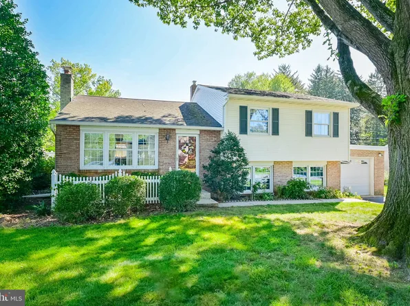 684 Gentry Dr, Lancaster, PA 17603