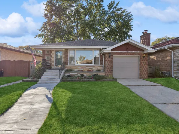 9354 S Avers Ave, Evergreen Park, IL 60805