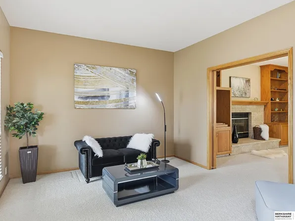 15411 Windsor Dr, Omaha, NE 68154