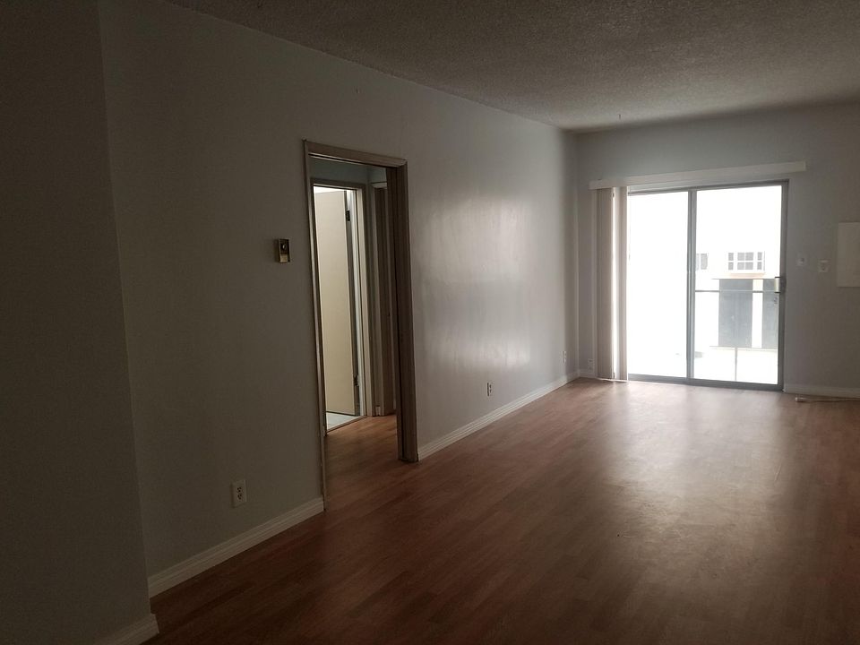 1st image of 252 S Serrano Ave #6