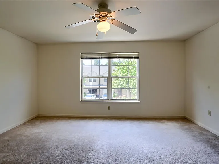 136 Cardinal Ln — Photo 18