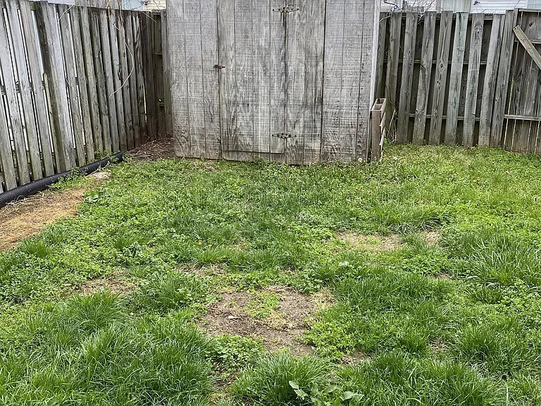 2909 Broyhill Ct — Photo 39