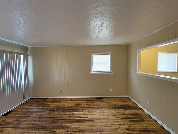 2nd image of 1205 S Denny St