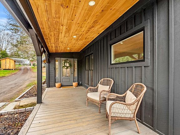 5th image of 8-8R Rolfes Ln