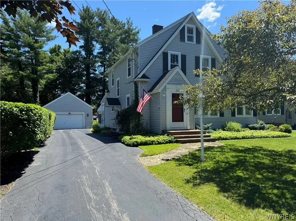 266 Sycamore St, East Aurora, NY 14052