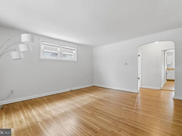 828 Fairfax Rd, Drexel Hill, PA 19026